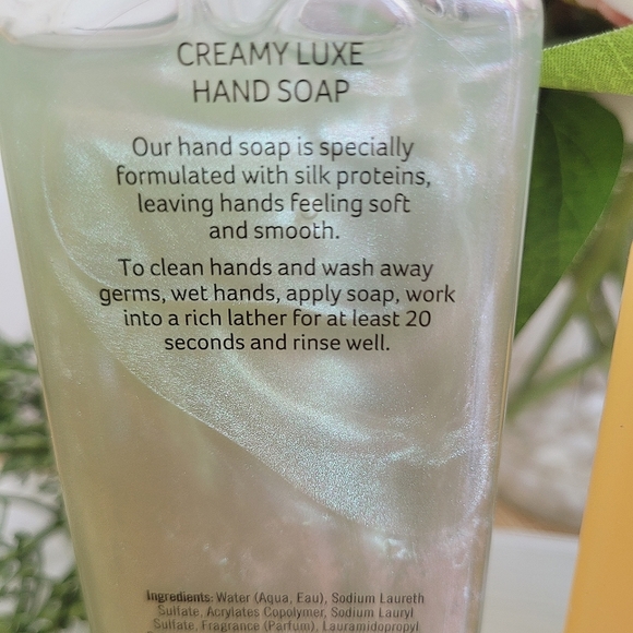 Sweet Berries Blooms & Iced Lemon Pound Cake Bath & Body Works Hand Soap Set NWT - Picture 5 of 9